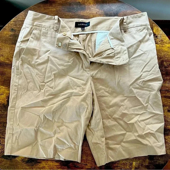 Talbots | ladies khaki Bermuda style shorts. Size: 14 - Picture 1 of 10